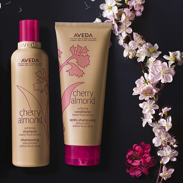 soins pour les cheveux cherry almond à l’arôme floral doux
