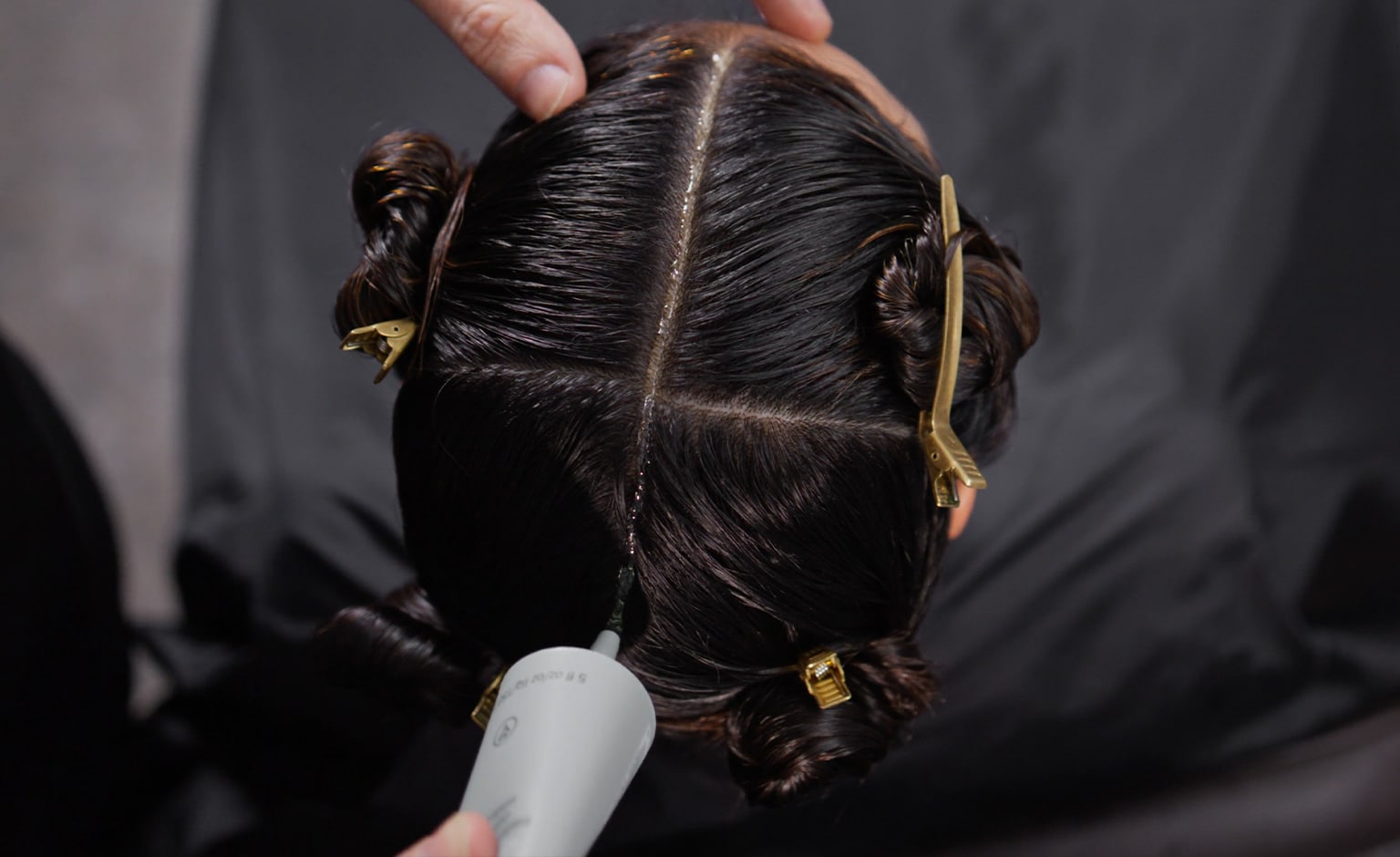 Buche noch heute eine professionelle Aveda-Behandlung.